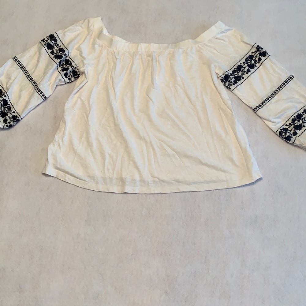 American Eagle off the shoulder crop top